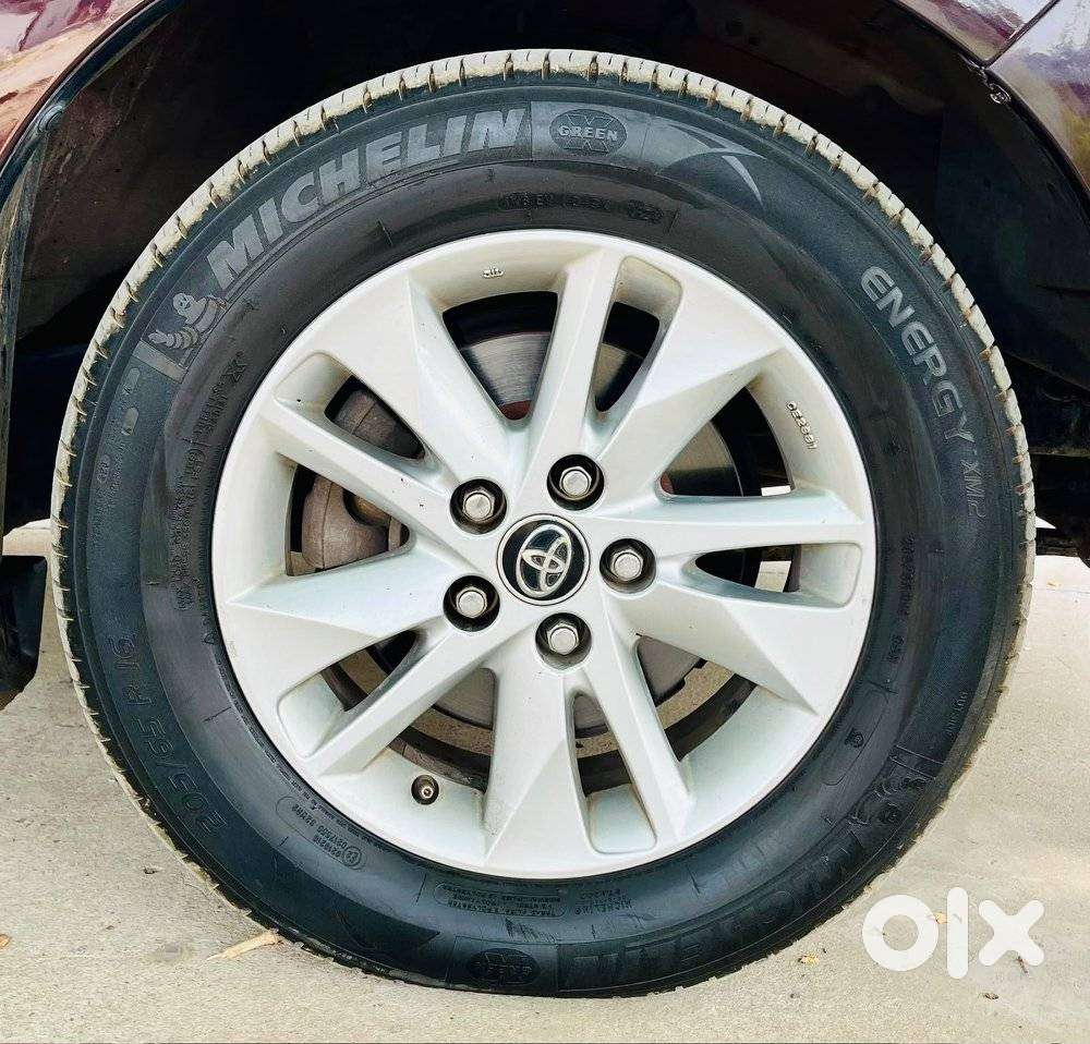 Toyota Innova Crysta 2.4 Vx Mt 8s, 2016, Diesel