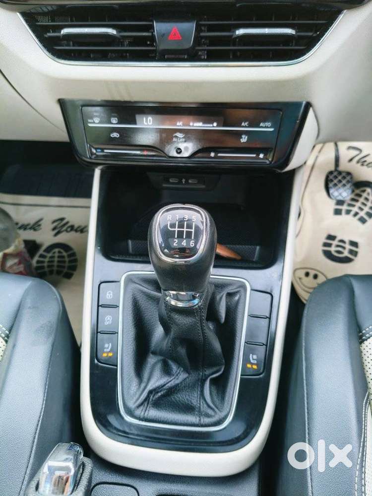 Skoda Slavia Style 1.0l Tsi Mt, 2022, Petrol