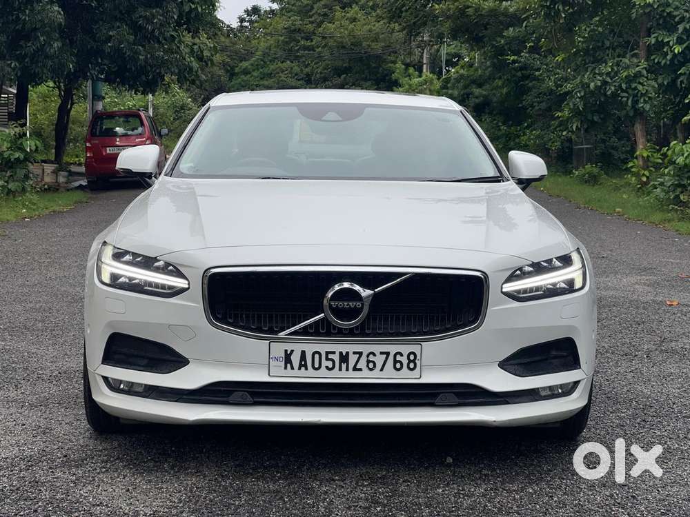 Volvo S90 D4 Momentum, 2019, Diesel