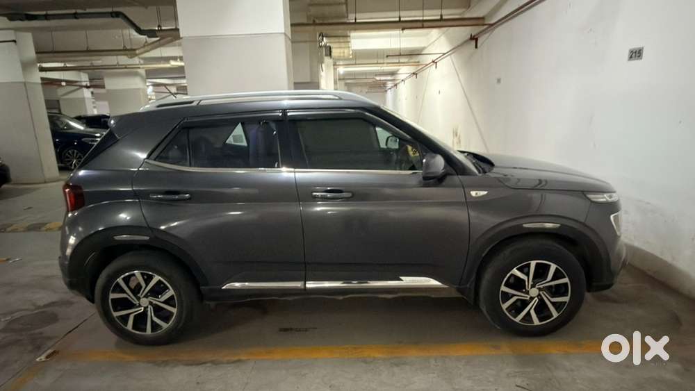 Hyundai Venue Mt Petrol 2021