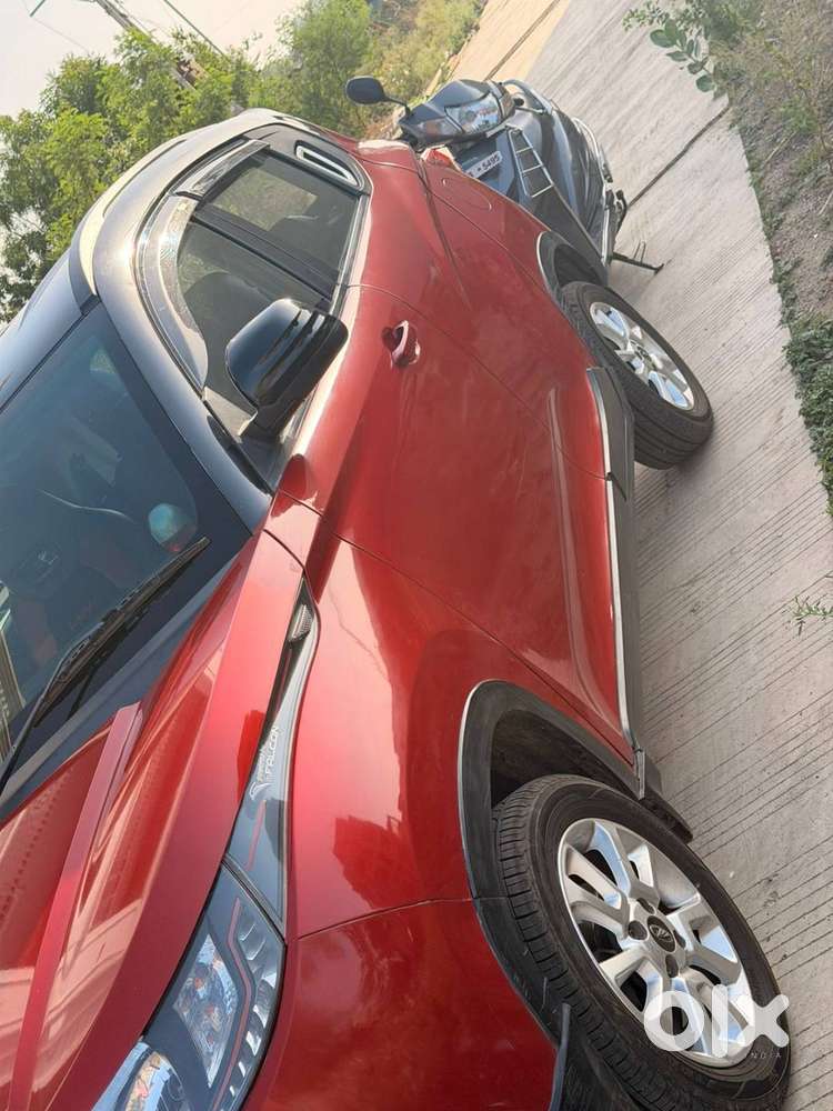 The Mahindra Kuv100 Nxt K8 - Top Model