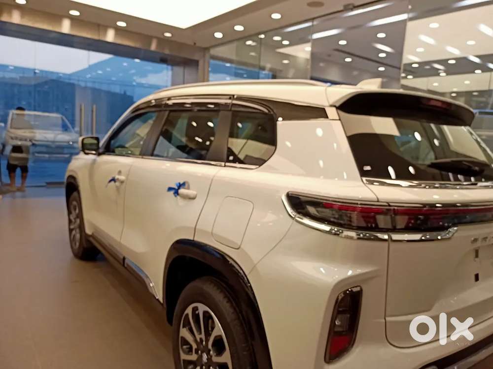 Maruti Suzuki Grand Vitara 7 Seater 2025 Petrol 8000 Km Driven