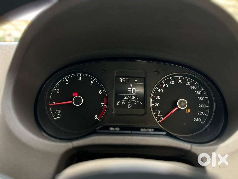 Volkswagen Vento 1.2 Tsi Highline Plus At, 2014, Petrol