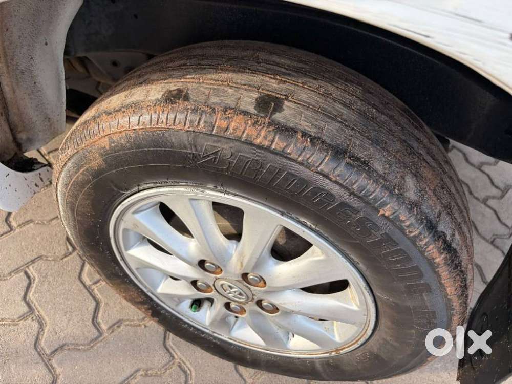 Toyota Innova 2.5 Zx Diesel 7 Seater Bsiii, 2014, Diesel