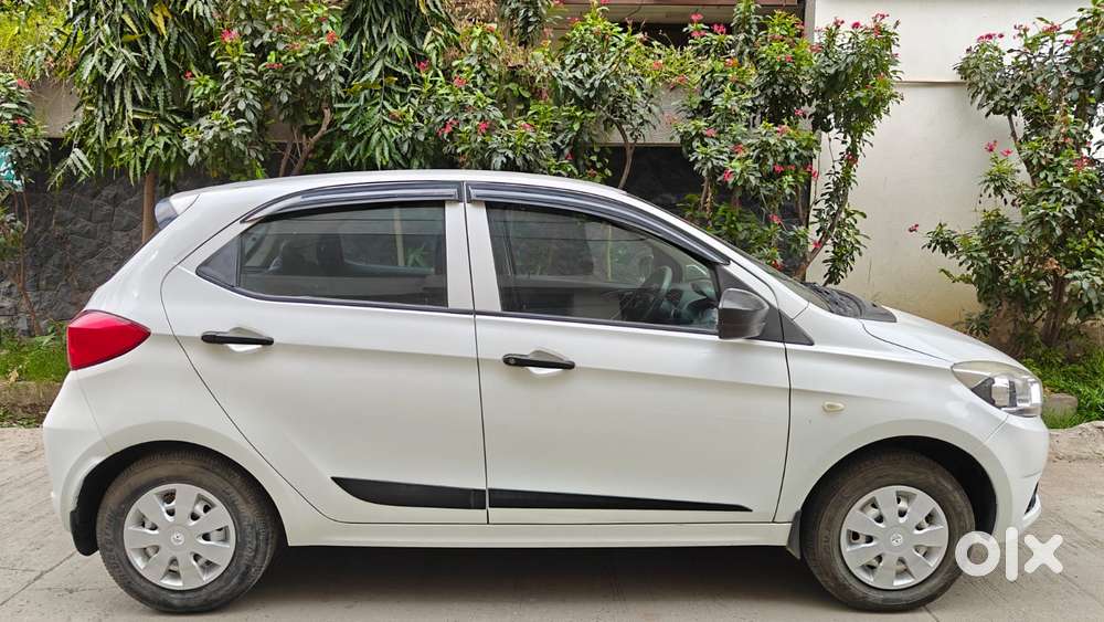 Tata Tiago 1.2 Revotron Xm, 2018, Petrol