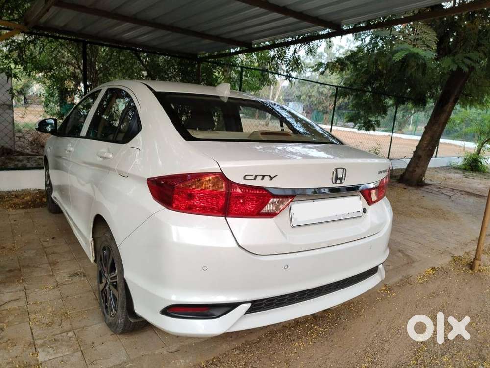 Brokers / Dealers Please Excuse - Honda City 2022 18.5k Km Single User