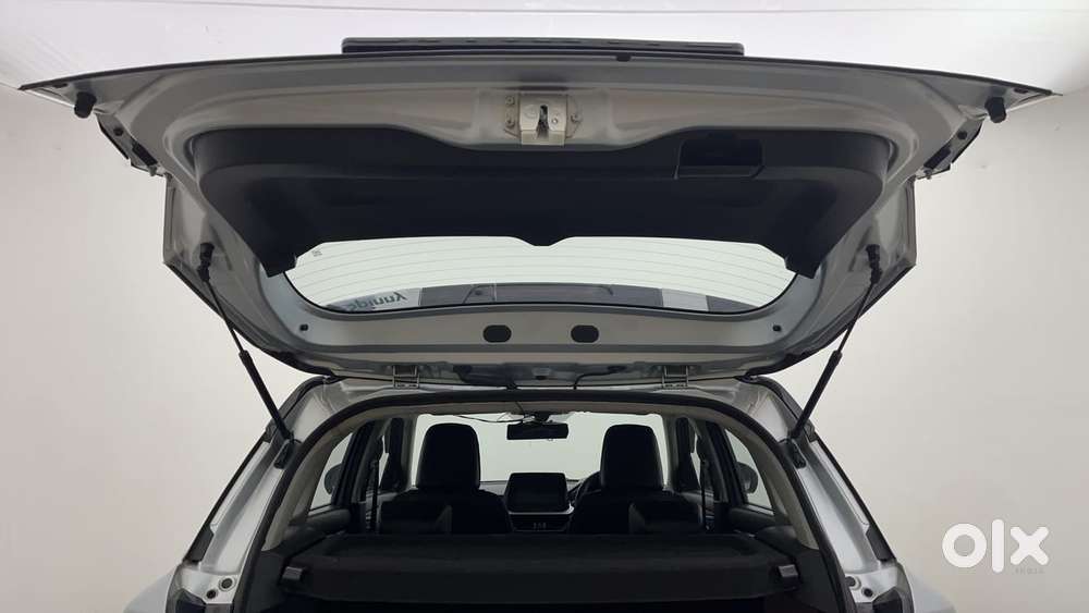 Maruti Suzuki Vitara Brezza 1.5 Zxi Plus At Dual Tone, 2023, Petrol