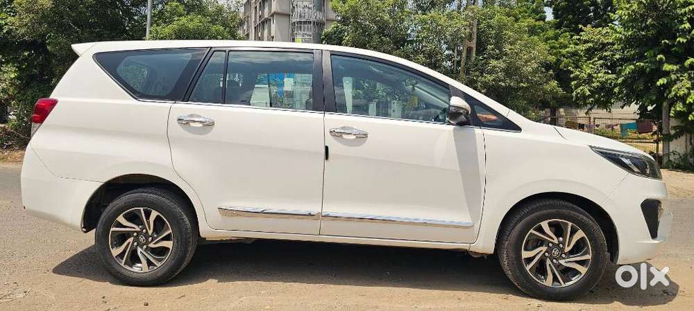 Toyota Innova Crysta [2020-ongoing] 2.4 Vx 8 Str, 2022, Diesel