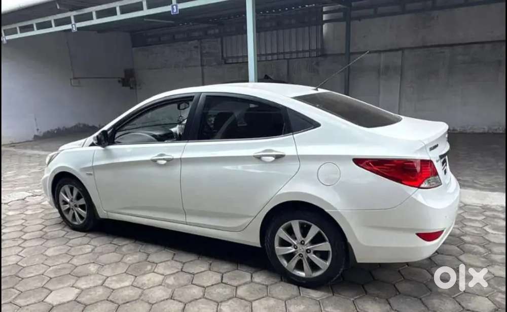 Hyundai Verna 1.6 Sx 2012