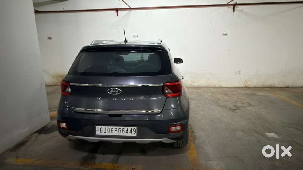 Hyundai Venue Mt Petrol 2021