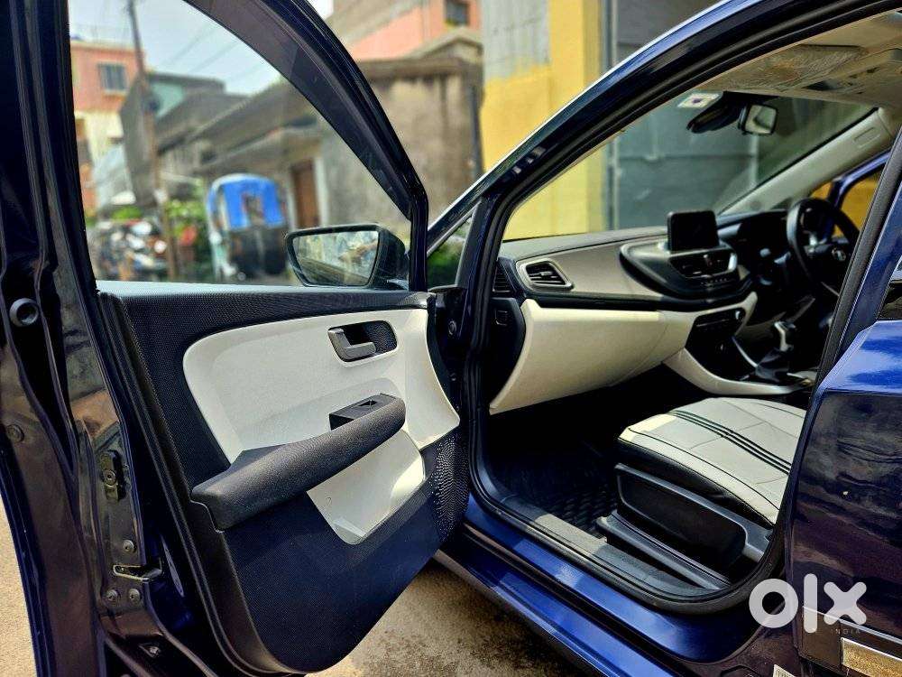 Tata Altroz Xz Plus (s) Dark Edition, 2023, Petrol