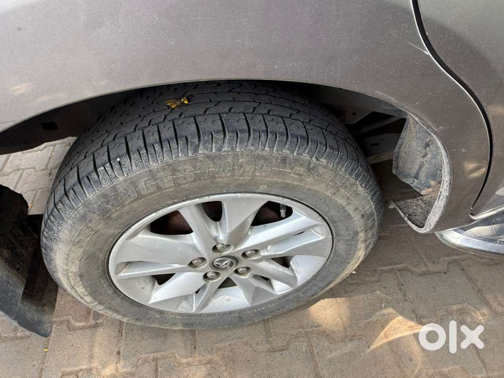 Toyota Innova Crysta G 2017