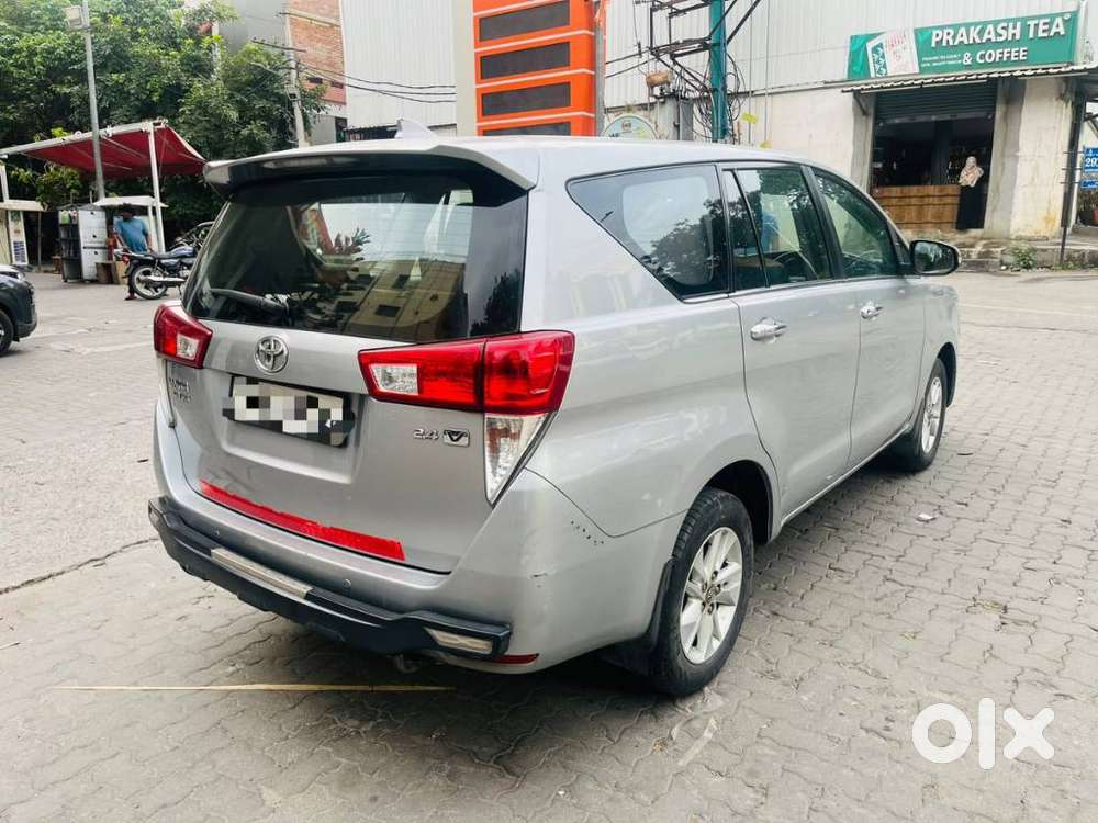 Toyota Innova Crysta 2.4 V 8 Str, 2016, Diesel