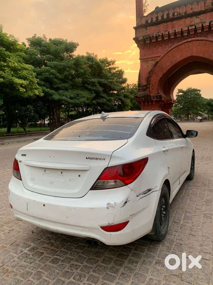 Hyundai Verna Petrol 2012