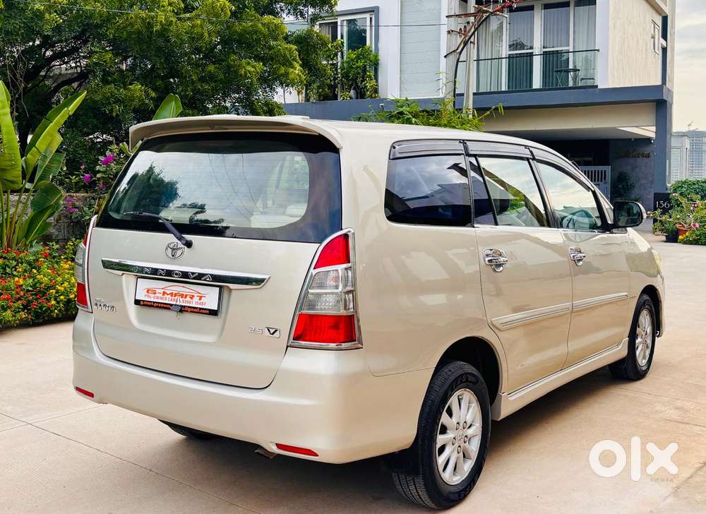 Toyota Innova 2.5 Ev Diesel Ms 8 Str Bsiii, 2012, Diesel