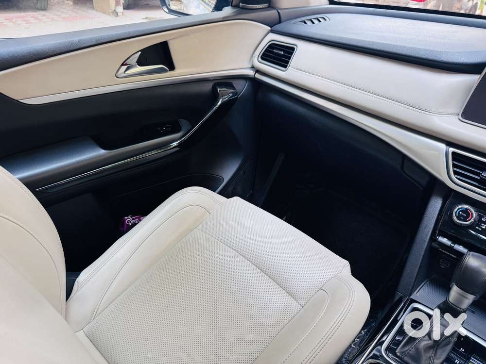 Mahindra Xuv700 2.2 Ax 7 Diesel At Luxury Pack Str Awd, 2024, Diesel