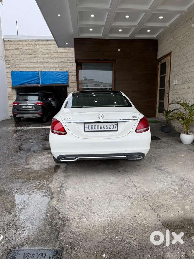 Mercedes-benz C-class 2015 Diesel 106000 Km Driven