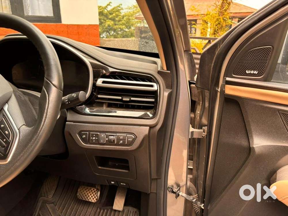 Mg Hecto Facelift  2023 Petrol 33000 Km Driven