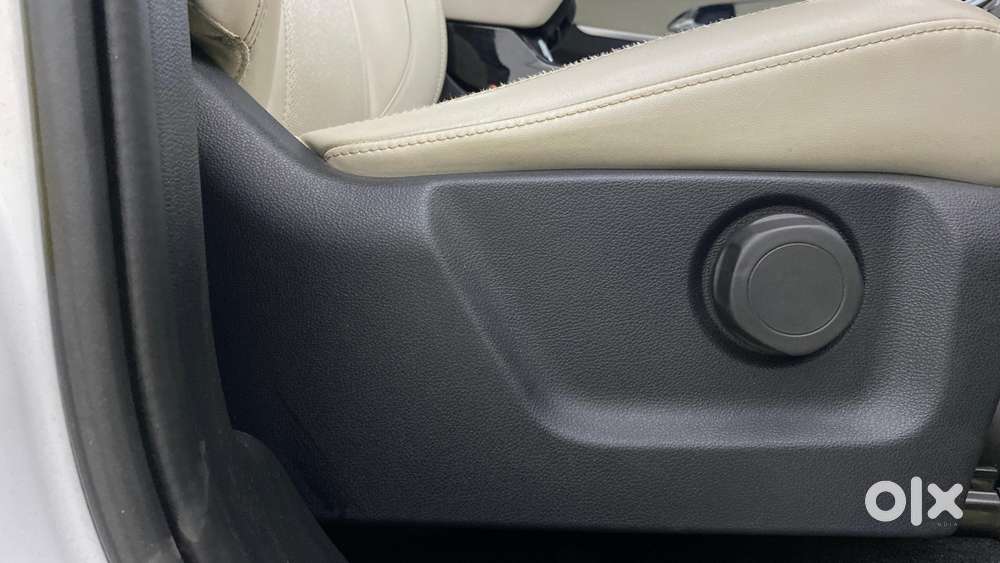 Mahindra Xuv700 2.2 Ax 7 Diesel At Luxury Pack Str, 2022, Diesel