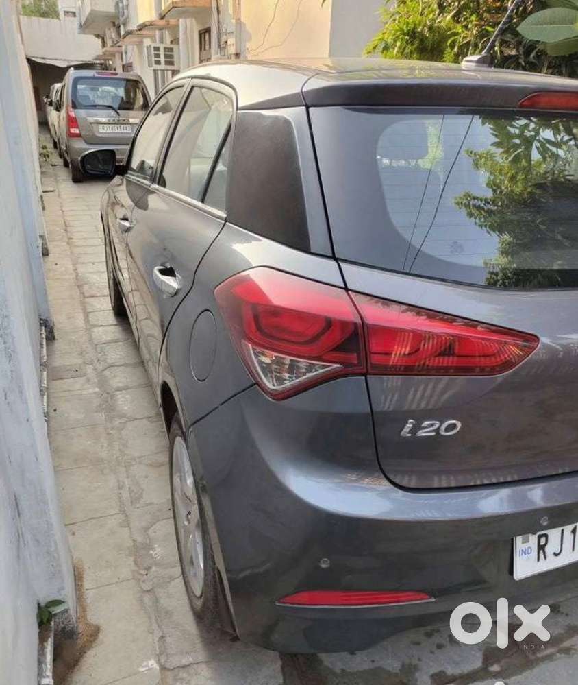 Hyundai I20 2017 Petrol  Well Maintained  64,000 Km