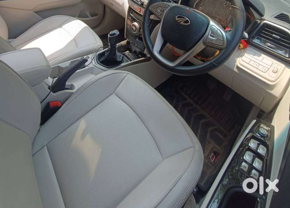 Xuv300 W8(o) Turbo  Aug 2022  7.8k Km  Imt  Top Model  Like New