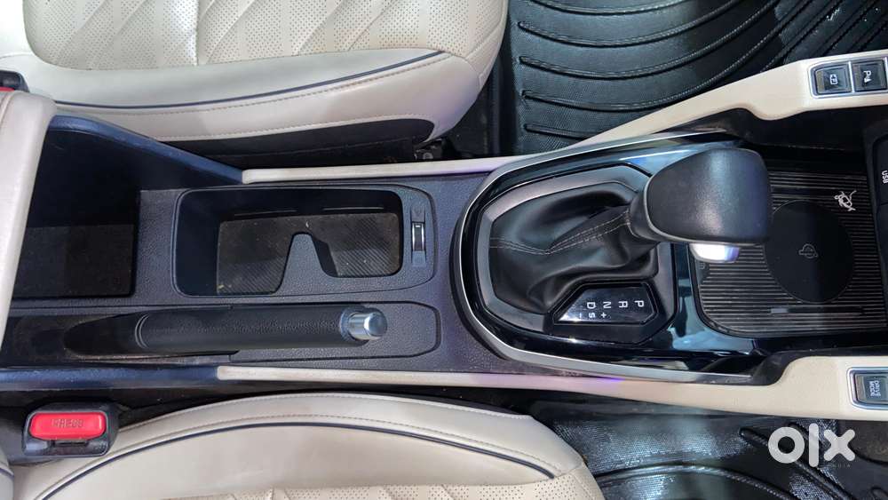 Kia Carens 1.4 Luxury Plus Dct 7 Str, 2022, Petrol