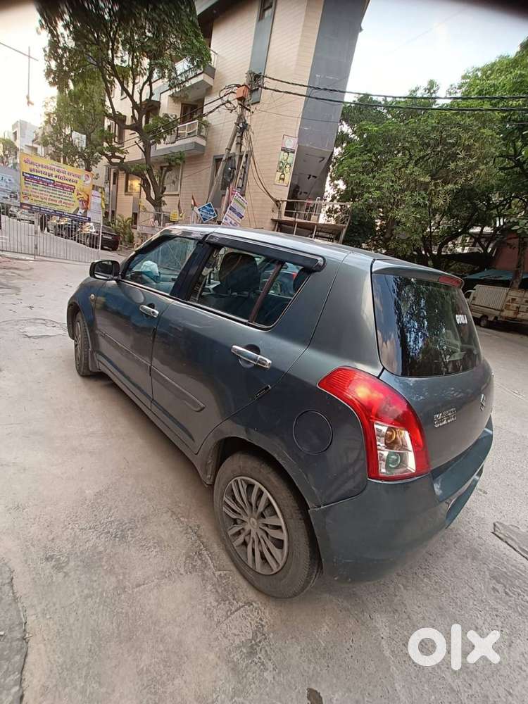 Maruti Suzuki Swift (2011- Petrol) 77k Km (naveen Shahdara-east Delhi)