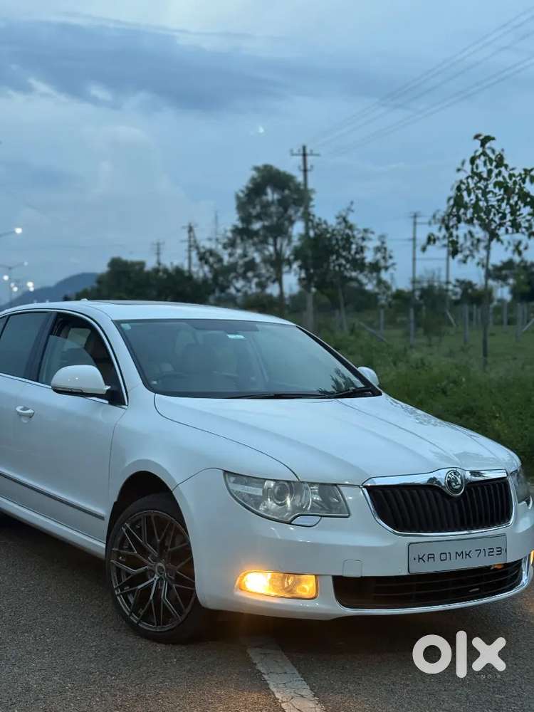 Skoda Superb Elegance 2014 Diesel Fourth Owner