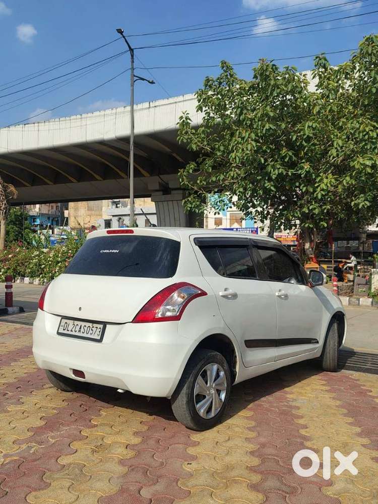 Maruti Suzuki Swift Vxi + Manual, 2013, Cng & Hybrids