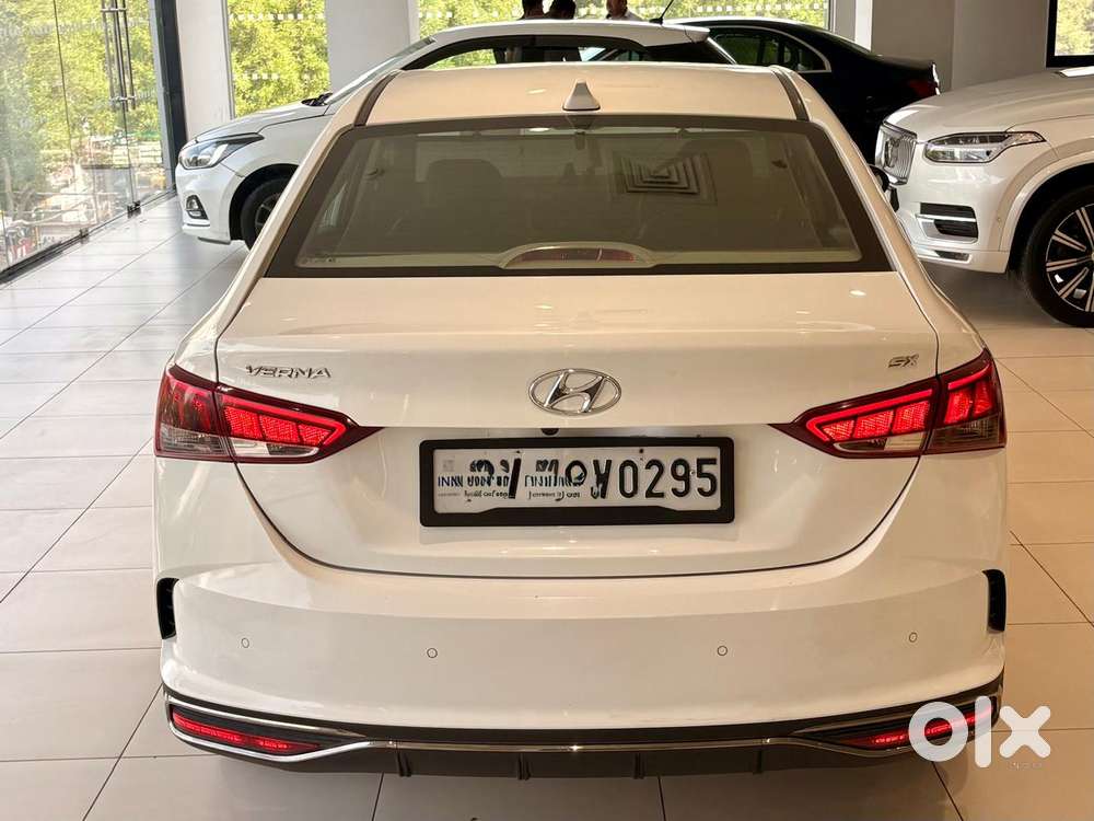 Hyundai Verna 1.5 Mpi Mt Sx (o), 2022, Petrol