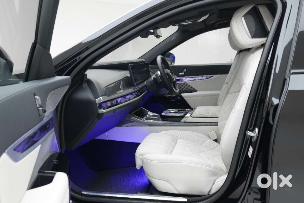 Bmw I7 Xdrive60, 2023, Electric