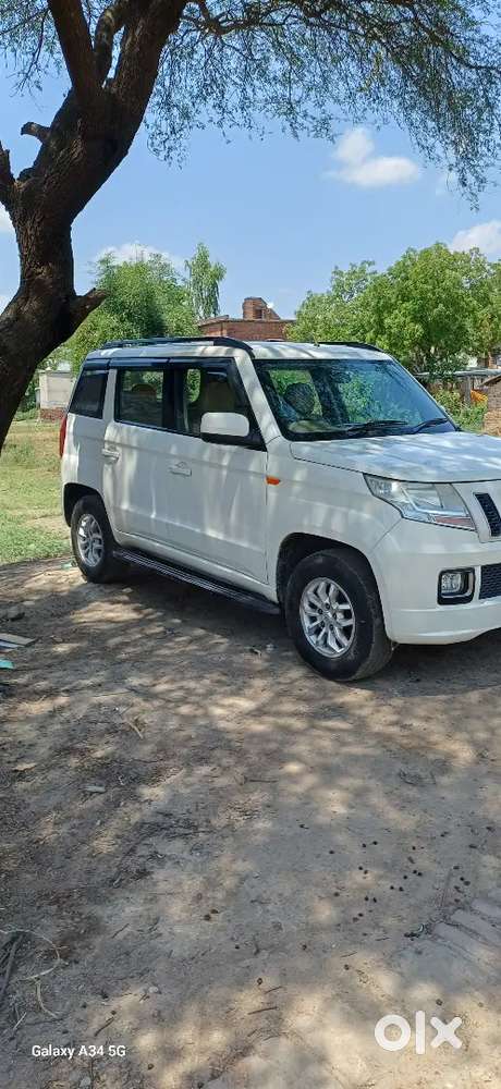 Mahindra Tuv 300 2016 Diesel 110000 Km Driven  Top Model Ac Workin