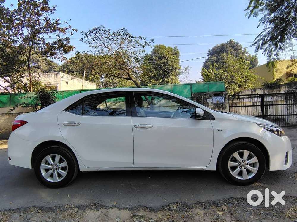 Toyota Corolla Altis 2013-2017 G At, 2015, Petrol