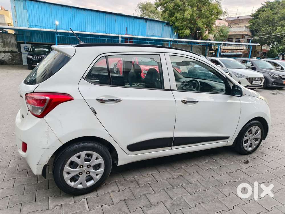 Hyundai Grand I10 Sportz, 2014, Petrol