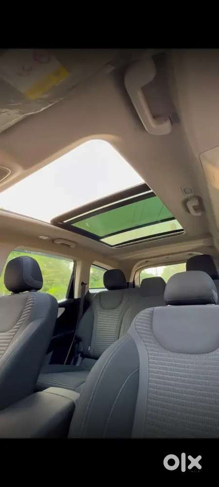 Brand New Mahindra Xuv 2026 Automatic Ax5 7 Seater Black Color
