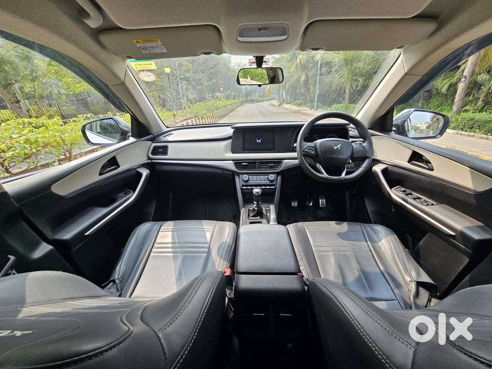 Mahindra Xuv700 2.2 Mx Diesel Mt 5 Str, 2022, Diesel