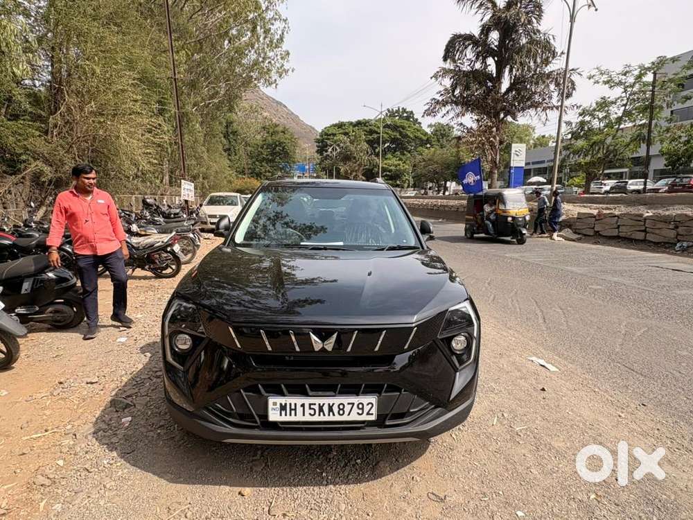 Mahindra Xuv 3xo 2025 Petrol 3900 Km Driven