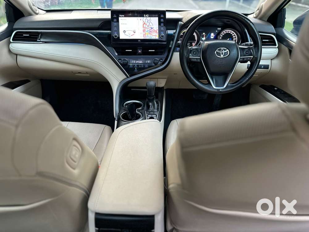 Toyota Camry Hybrid, 2022, Petrol