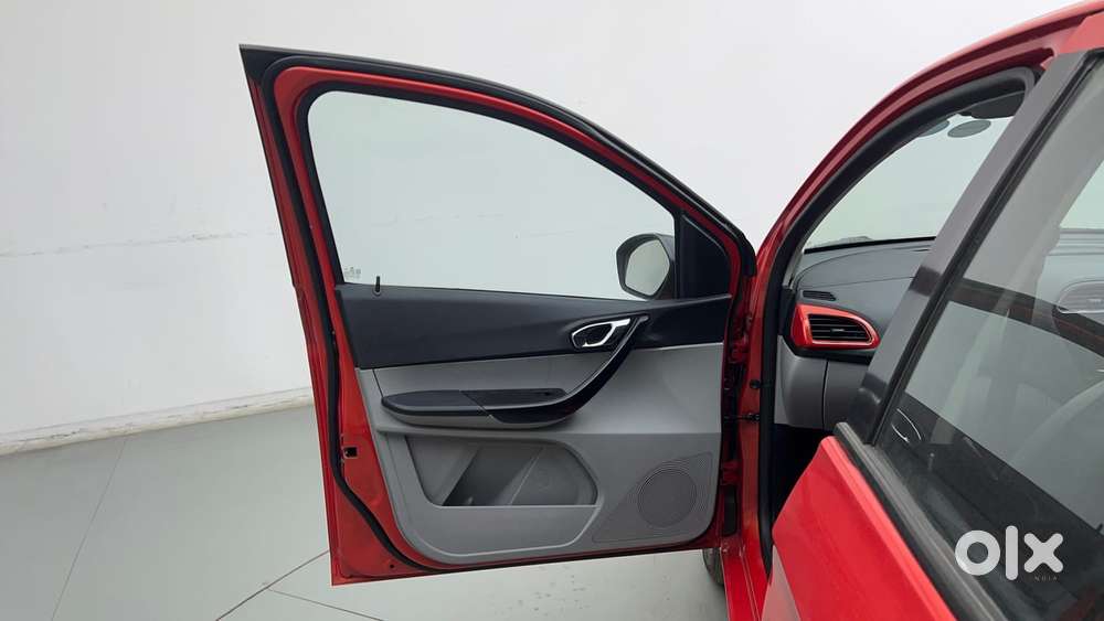 Tata Tiago Xza Plus, 2020, Petrol