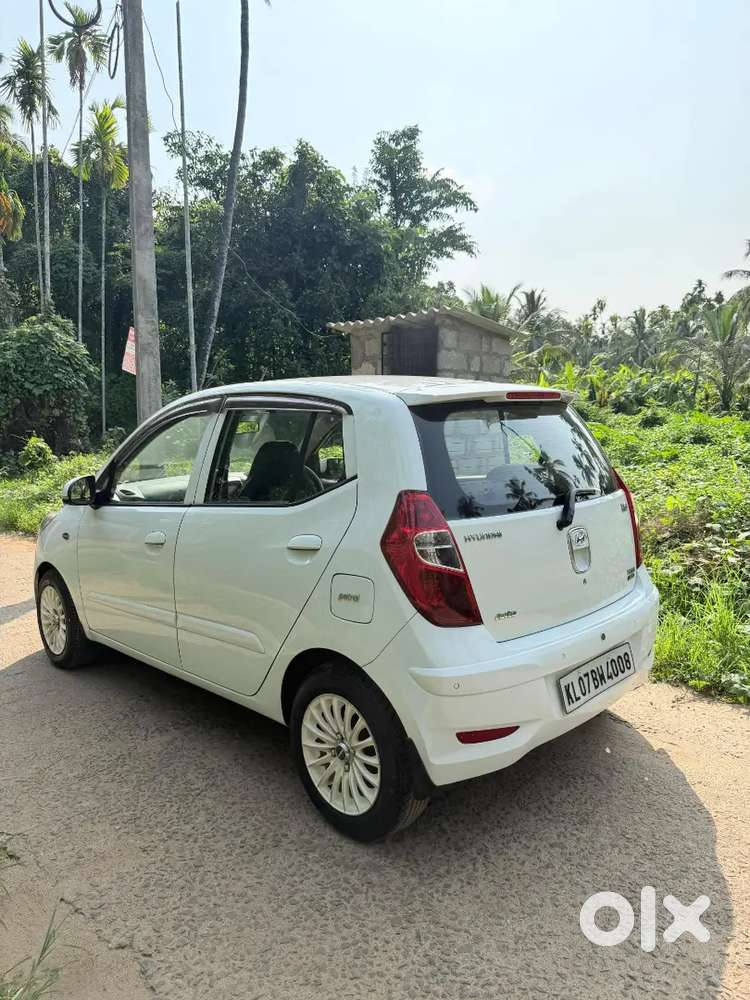 Hyundai Grand I10 2012 Petrol Well Maintained With Sunroof