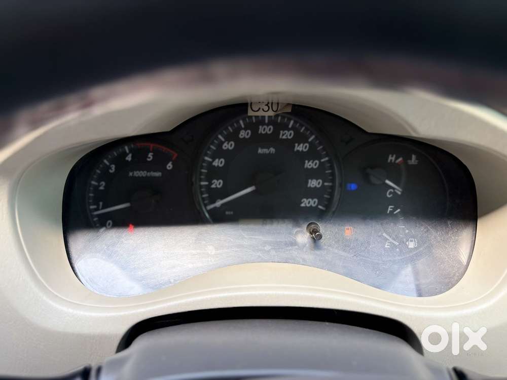 Toyota Innova 2009-2011 2.5 Gx 8 Str, 2012, Diesel