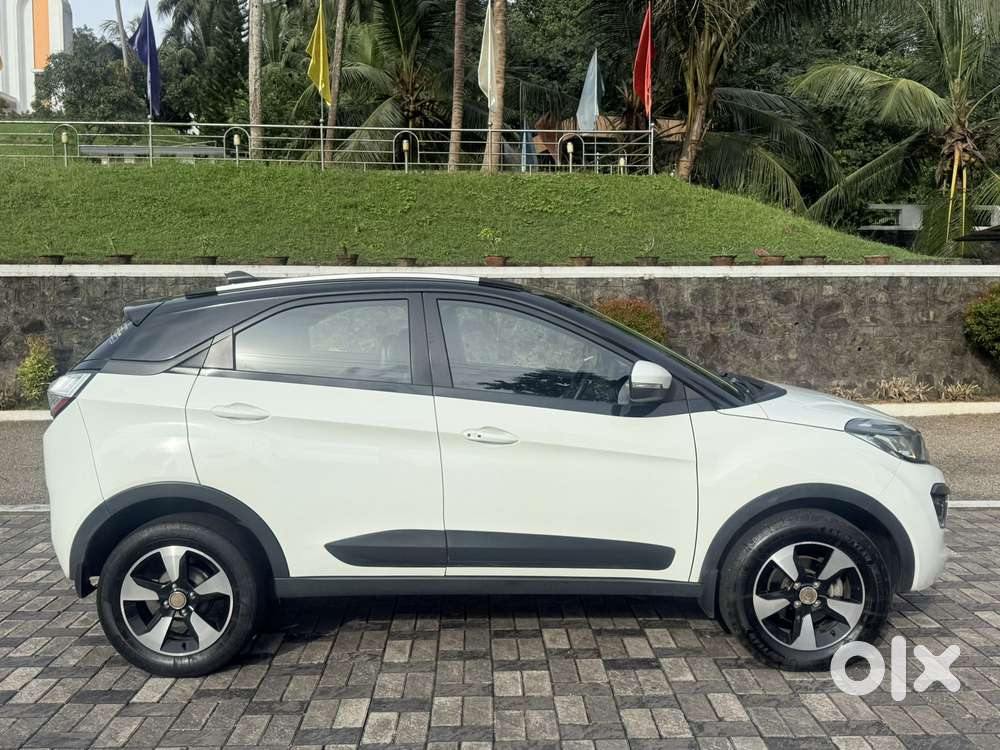 Tata Nexon 1.2 Revotron Xza Plus Dualtone, 2019, Petrol