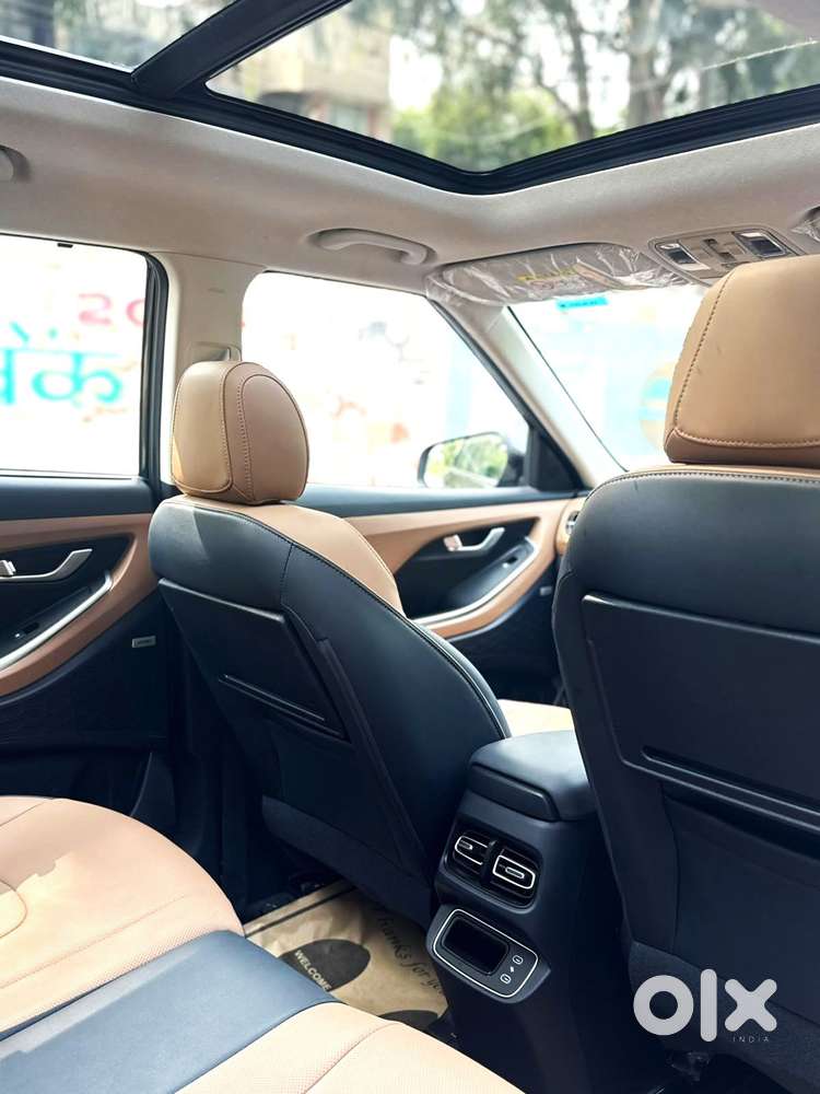 Hyundai Alcazar Platinum, 2024, Petrol