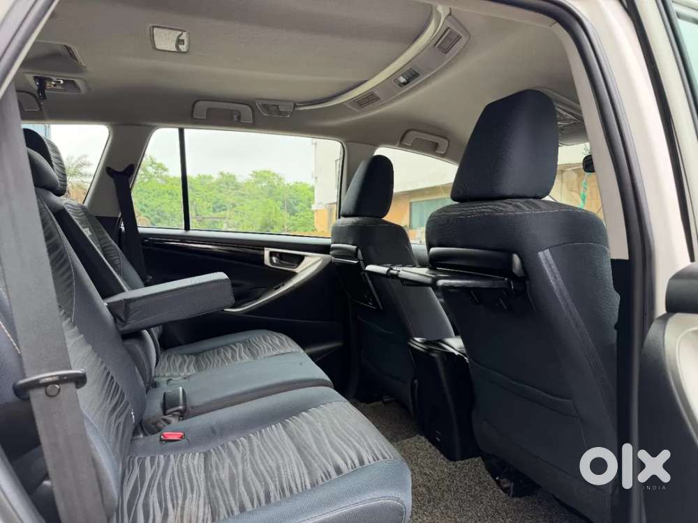 Toyota Innova Crysta [2020-ongoing] 2.4 Vx 8 Str, 2022, Diesel
