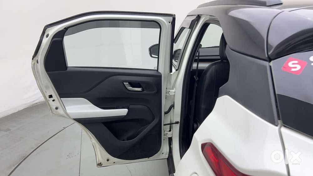 Tata Punch 1.2 Revotron Creative Dual Tone, 2023, Petrol