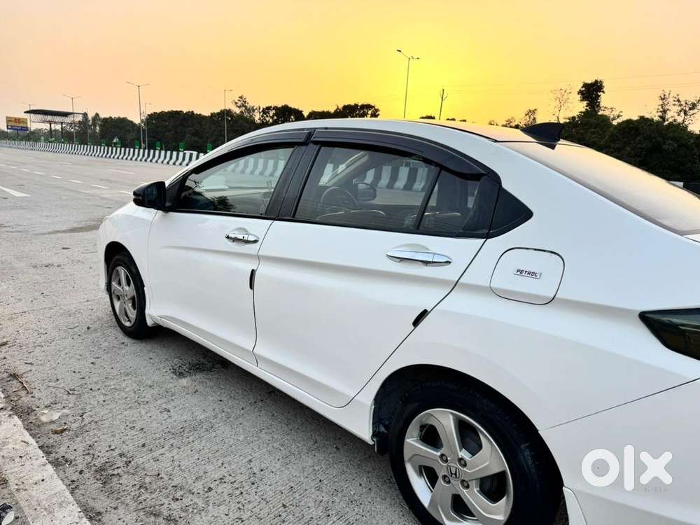Honda City Cvt Vx I-vtec 2017 Smooth Automatic Well Maintained