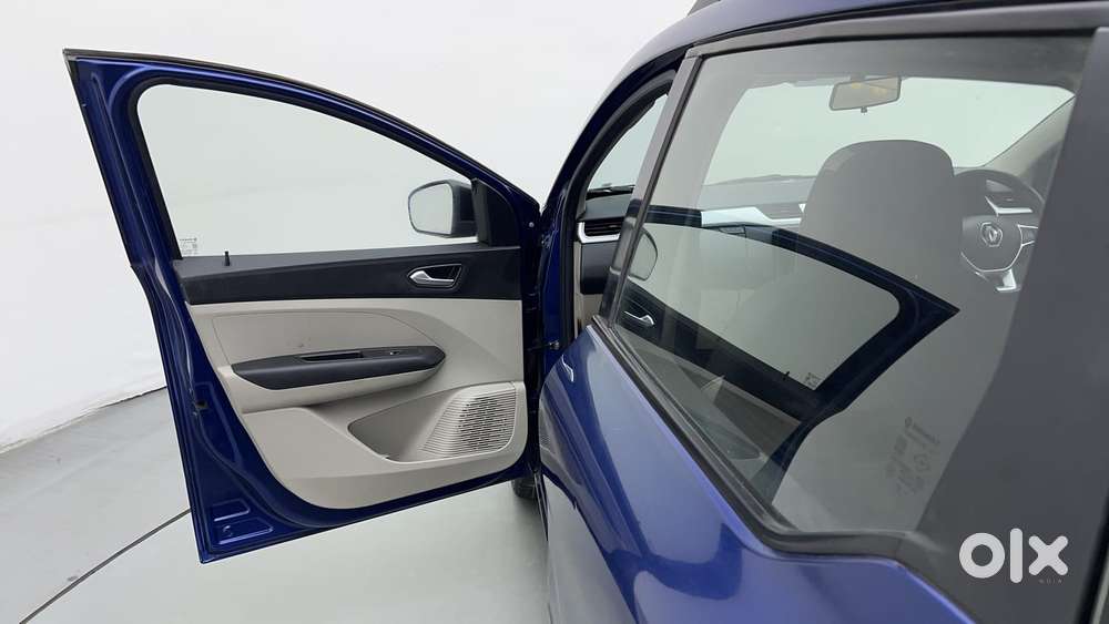 Renault Triber Rxz Easy-r Amt, 2021, Petrol