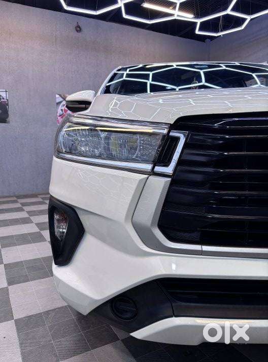 Toyota Innova Crysta [2020-ongoing] 2.4 Gx 8 Str, 2022, Diesel