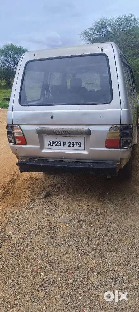 Toyota Qualis 2004