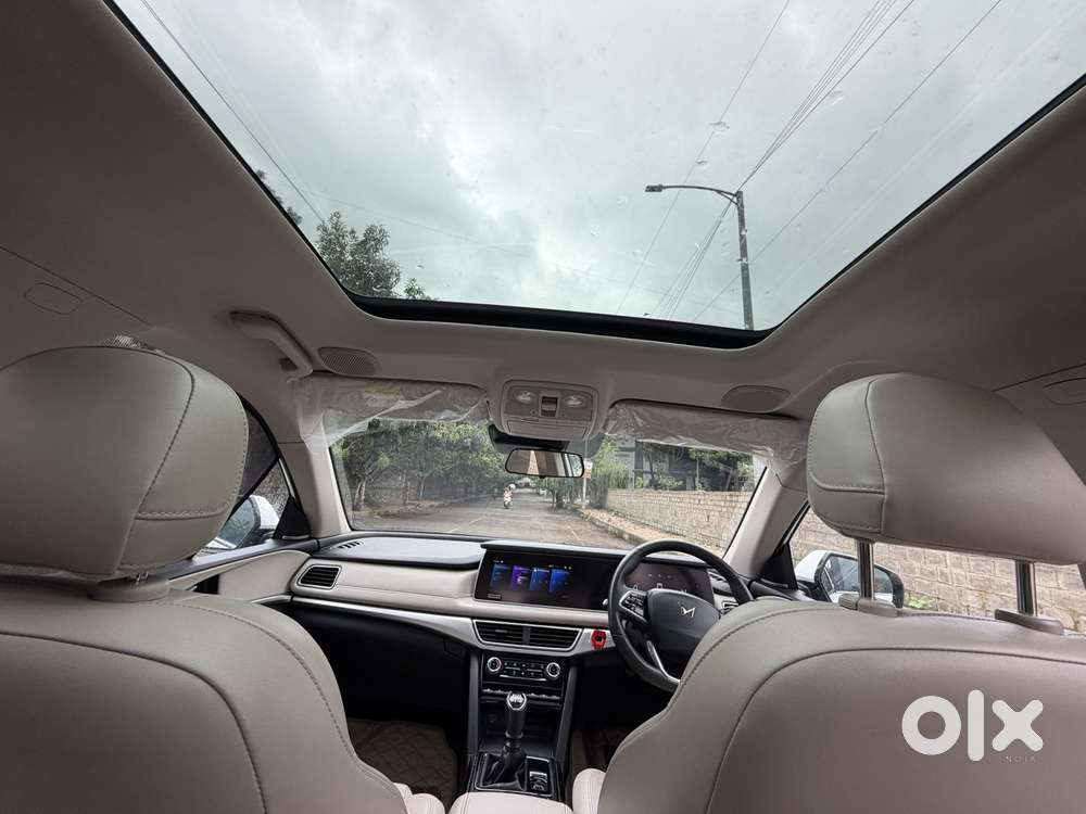 Mahindra Xuv700 2.2 Ax 7 Diesel Mt Luxury Pack Str, 2021, Diesel
